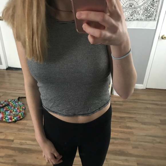 striped halter crop top - Picture 2 of 2